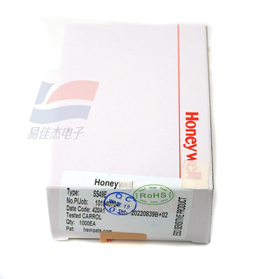 SS49E از طریق سوراخ نصب سنسور اثر هال فشرده 10 ولت ولتاژ تغذیه کار